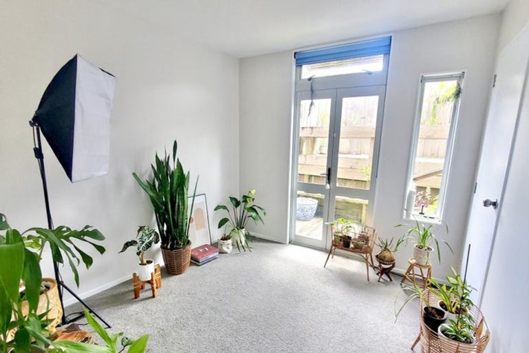 Photo of property in 89 Albionvale Road, Glen Eden, Auckland, 0602