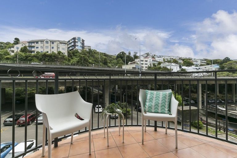 Photo of property in Atrium Towers, 1q/154 The Terrace, Wellington Central, Wellington, 6011
