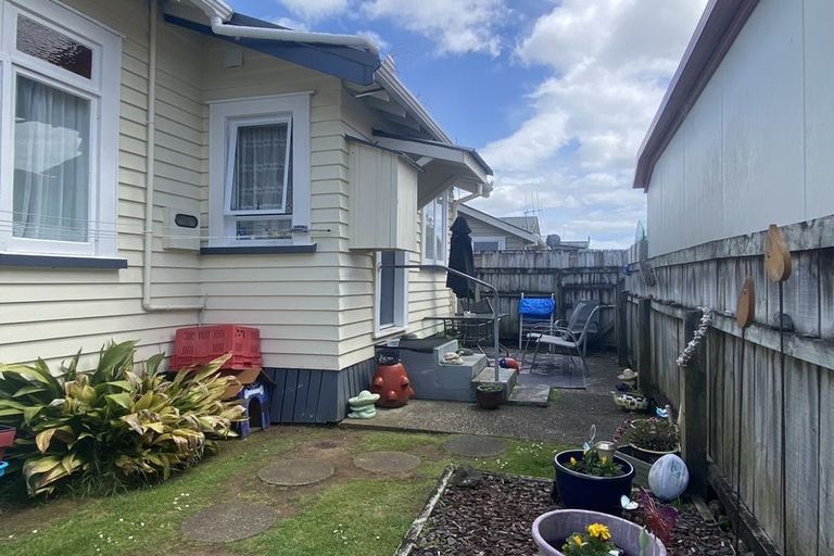 Photo of property in 10 Kamo Road, Regent, Whangarei, 0112