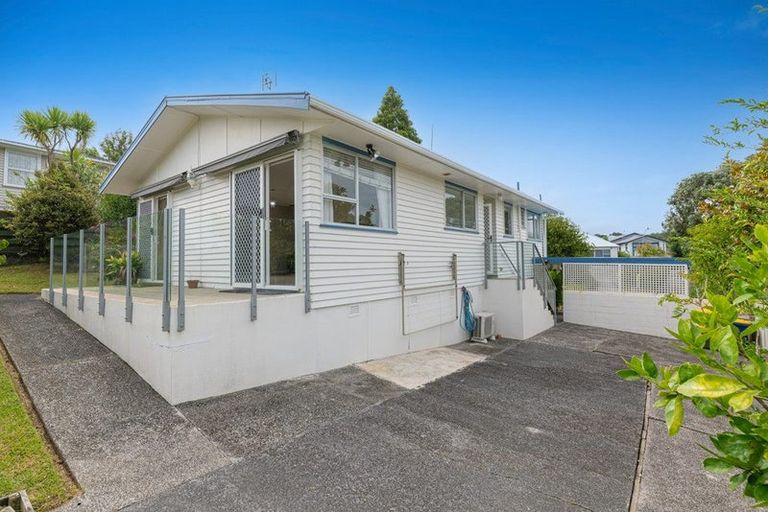 Photo of property in 36 Tonkin Drive, Sunnynook, Auckland, 0620