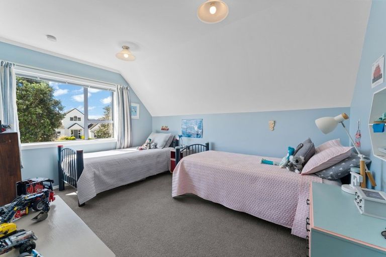 Photo of property in 40 Joseph Banks Drive, Whitby, Porirua, 5024