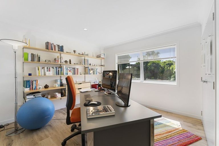 Photo of property in 155 Field Way, Waikanae Beach, Waikanae, 5036