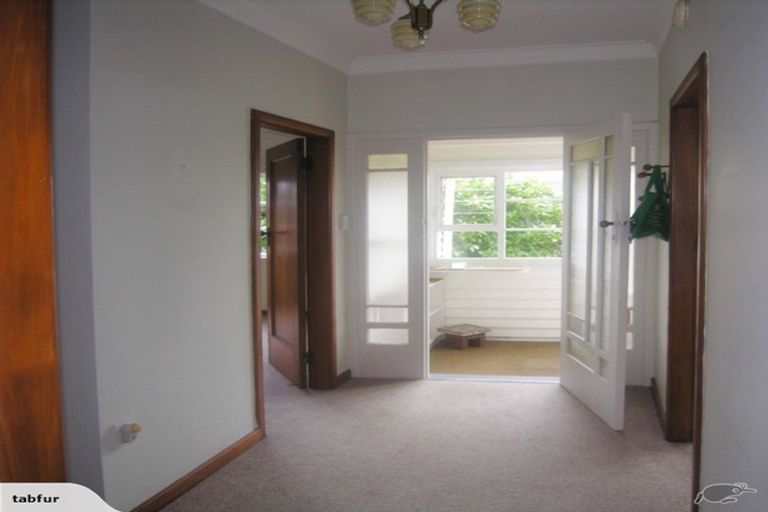 Photo of property in 11 Lucknow Terrace, Khandallah, Wellington, 6035