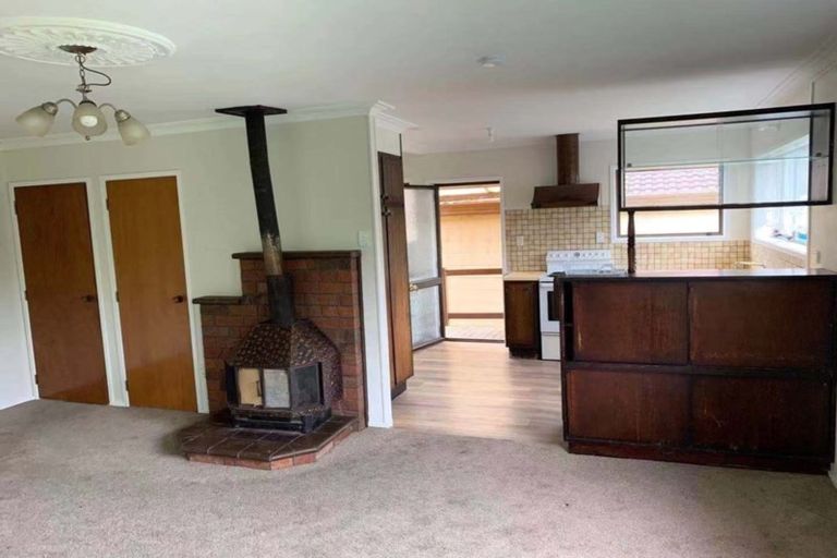 Photo of property in 2/1 Claude Brookes Drive, Henderson, Auckland, 0612