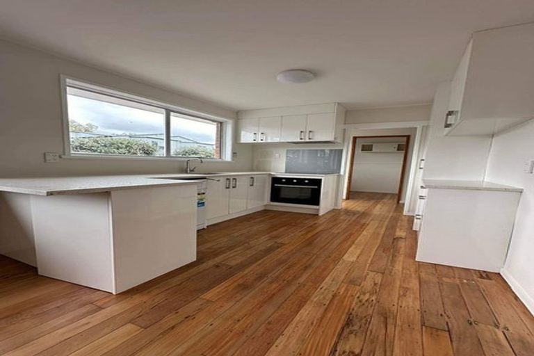 Photo of property in 36 Normanton Street, Glenfield, Auckland, 0629