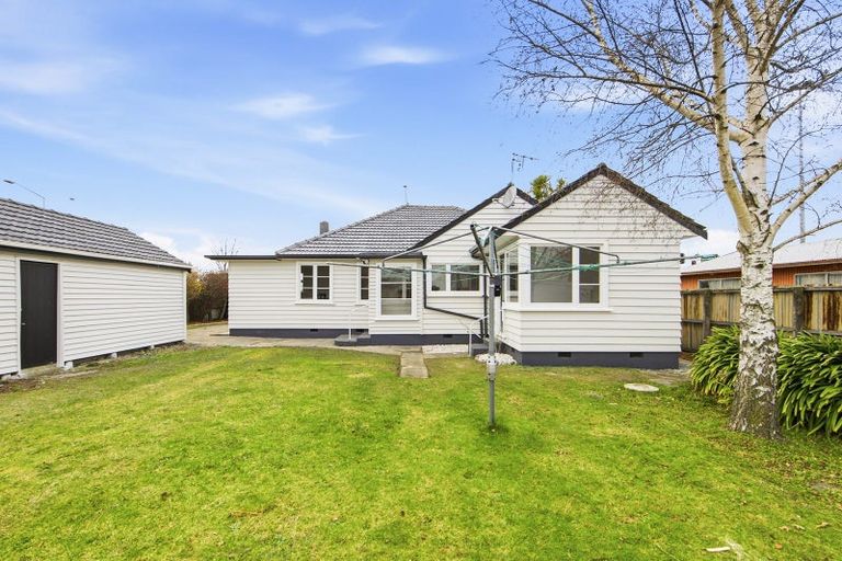 Photo of property in 193 Main North Road, Redwood, Christchurch, 8051