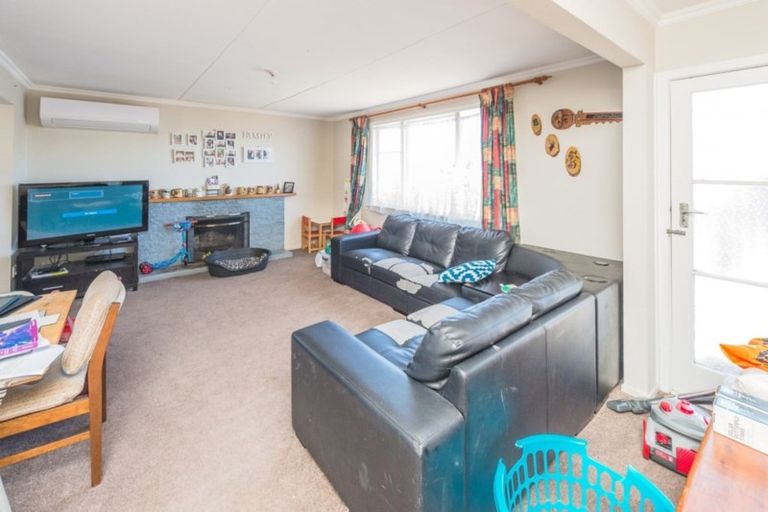 Photo of property in 5 Karewa Street, Castlecliff, Whanganui, 4501