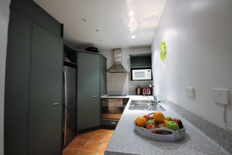 Photo of property in 9/5b Kent Terrace, Mount Victoria, Wellington, 6011