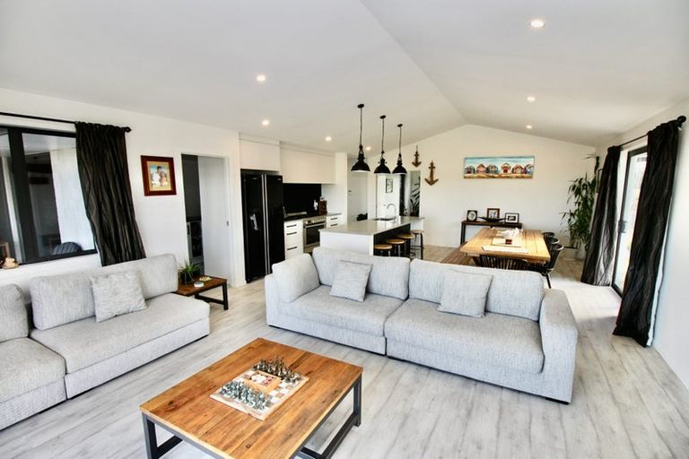 Photo of property in 3 Awatea Drive, Whitianga, 3510