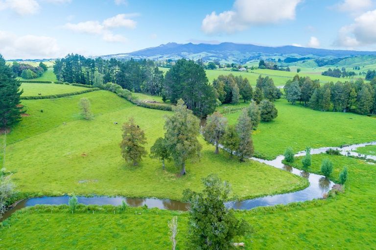 Photo of property in 957 Te Pahu Road, Te Pahu, Hamilton, 3285