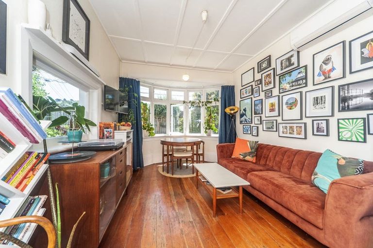 Photo of property in 83 Apu Crescent, Lyall Bay, Wellington, 6022