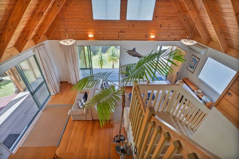 Photo of property in 12 Cathedral Court, Hahei, Whitianga, 3591