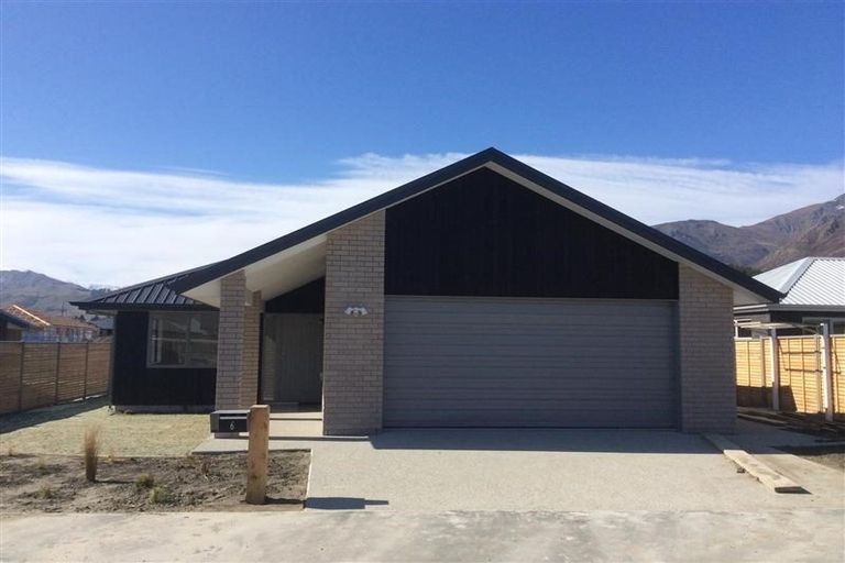 Photo of property in 6 Shipton Court, Lower Shotover, Queenstown, 9304