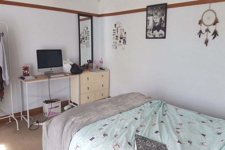 Photo of property in 17 Saint Michaels Crescent, Kelburn, Wellington, 6012