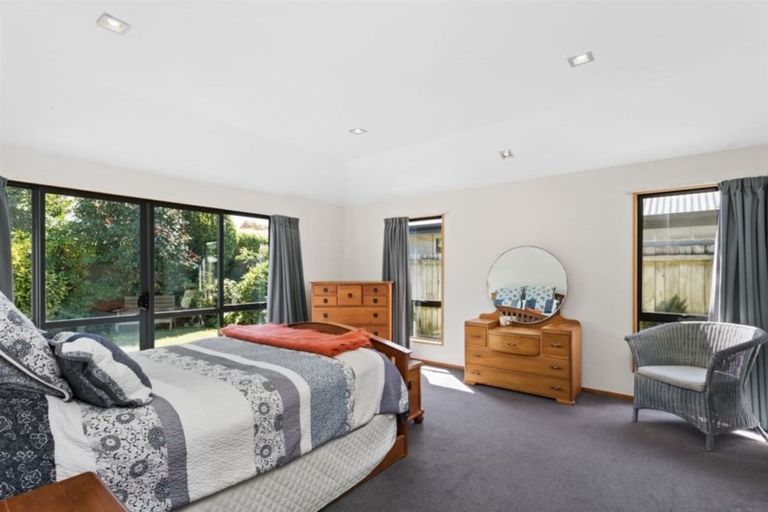 Photo of property in 7 Meadowcroft Lane, Harewood, Christchurch, 8051