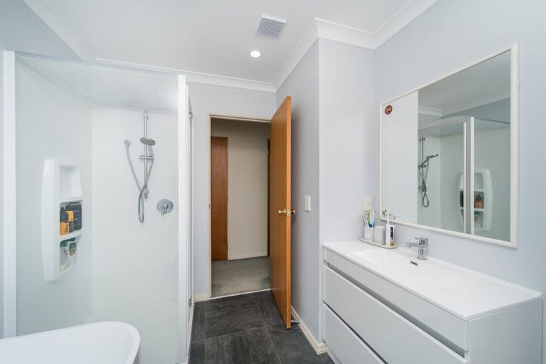 Photo of property in 12/358 College Street, West End, Palmerston North, 4410