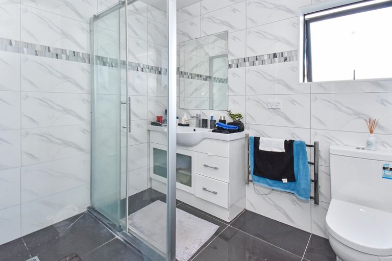 Photo of property in 7 Clendon Place, Manurewa, Auckland, 2102