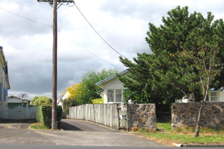 Photo of property in 1/98 Astley Avenue, New Lynn, Auckland, 0600