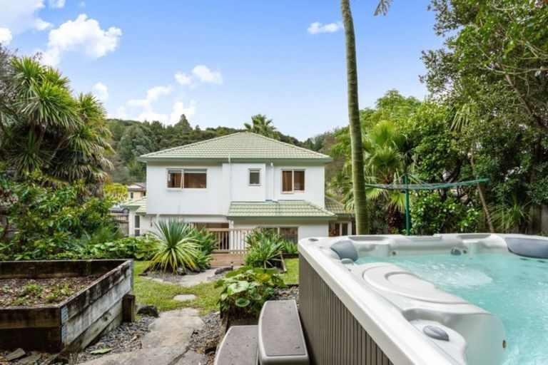 Photo of property in 32 Kate Sheppard Avenue, Torbay, Auckland, 0630