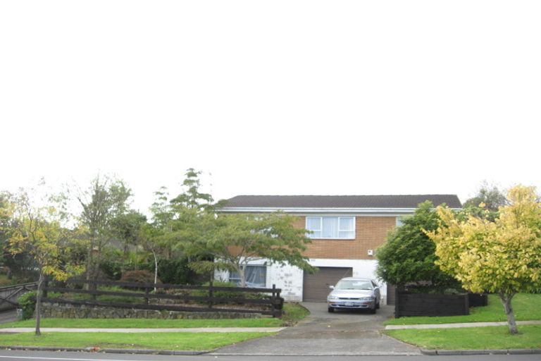 Photo of property in 64 Gossamer Drive, Pakuranga Heights, Auckland, 2010