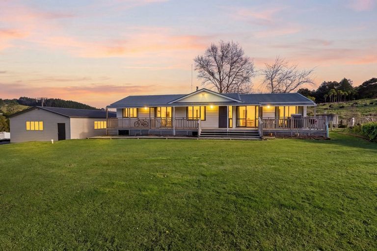 Photo of property in 690 Haruru Road, Kaukapakapa, 0873
