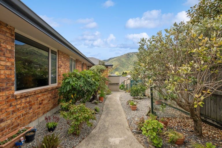 Photo of property in 19 Ranui Street, Waikawa, Picton, 7220