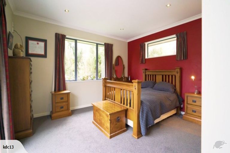 Photo of property in 10 Deavoll Place, Heathcote Valley, Christchurch, 8022