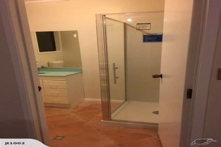 Photo of property in 2/28 Walter Street, Hauraki, Auckland, 0622