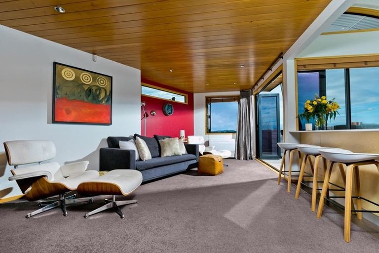 Photo of property in 18 Oakpark Place, West Harbour, Auckland, 0618