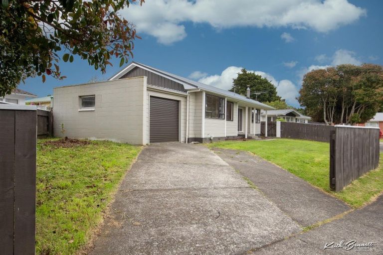 Photo of property in 3 Snell Grove, Clouston Park, Upper Hutt, 5018
