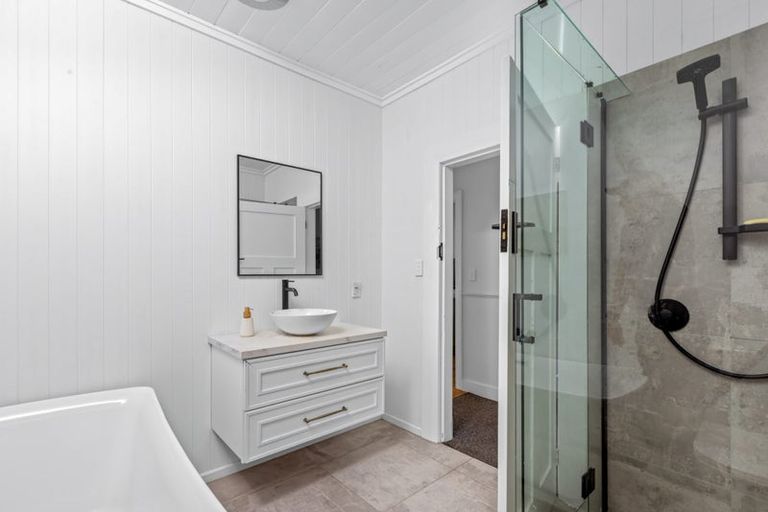 Photo of property in 310 Waiteitei Road, Wellsford, 0974