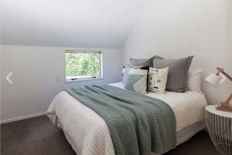 Photo of property in 276 Memorial Avenue, Burnside, Christchurch, 8053