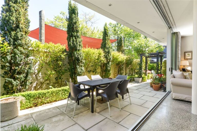 Photo of property in 148 Merivale Lane, Merivale, Christchurch, 8014