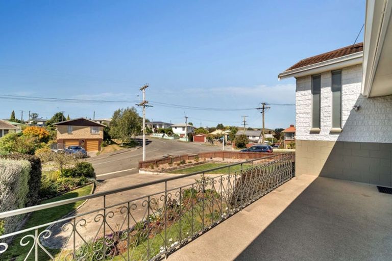 Photo of property in 1 Oxford Street, Holmes Hill, Oamaru, 9401