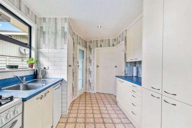 Photo of property in 11 Discovery Drive, Whitby, Porirua, 5024