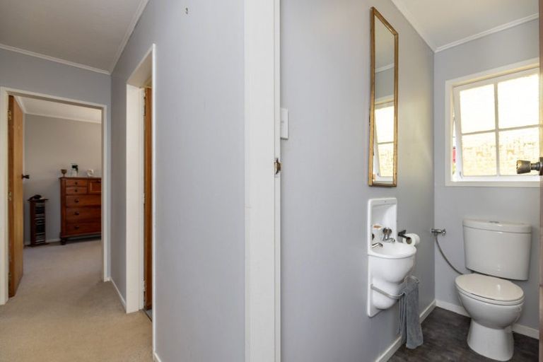 Photo of property in 11 Hookway Grove, Paraparaumu, 5032