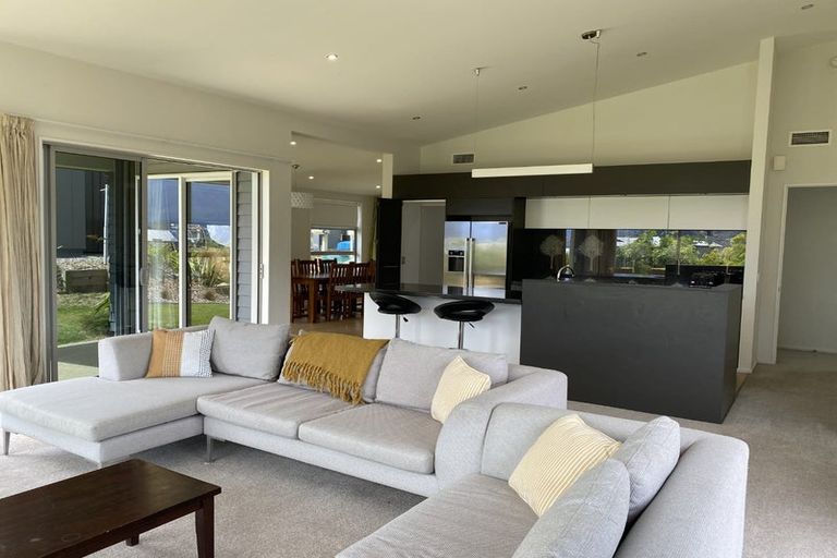 Photo of property in 7 Valley Crescent, Wanaka, 9305