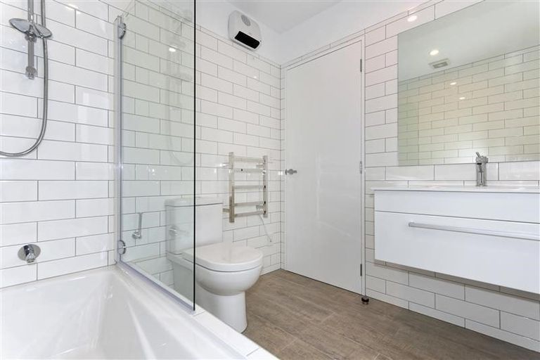 Photo of property in 517 Barbadoes Street, Edgeware, Christchurch, 8013