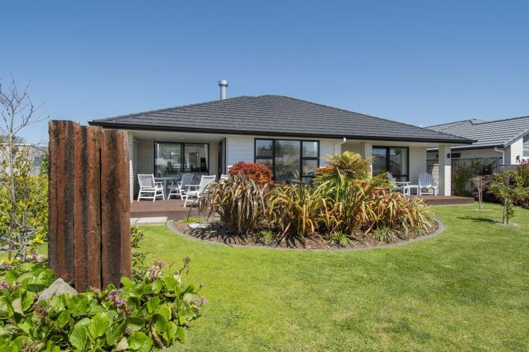 Photo of property in 2 Vesey Drive, Katikati, 3129