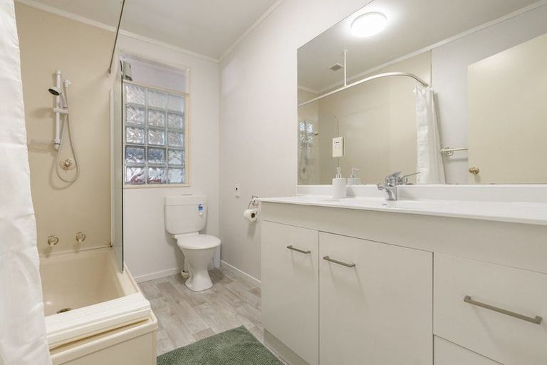 Photo of property in 19 Bellevue Road, Brookfield, Tauranga, 3110