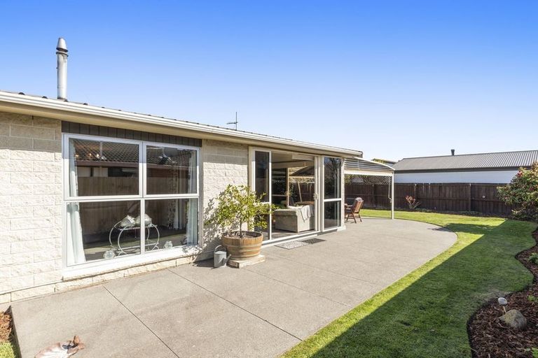 Photo of property in 43 Dunbarton Street, Redwood, Christchurch, 8051