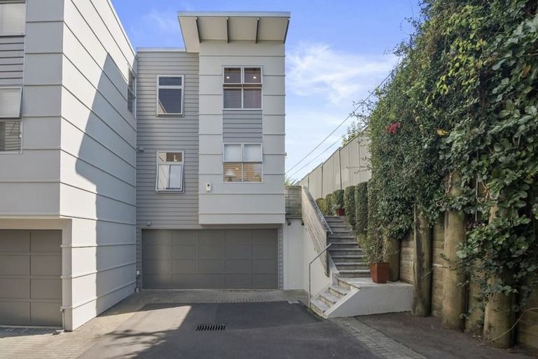 Photo of property in Habitat Apartments, 10/31 Byron Avenue, Takapuna, Auckland, 0622