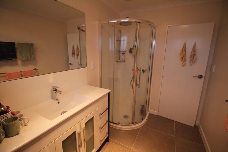 Photo of property in 11 Renoir Avenue, Belmont, Lower Hutt, 5010