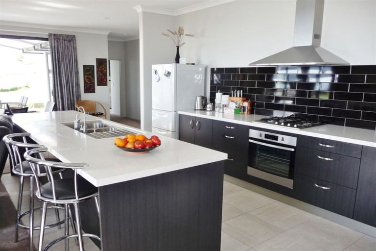 Photo of property in 31 Eagles Way, Cable Bay, 0420