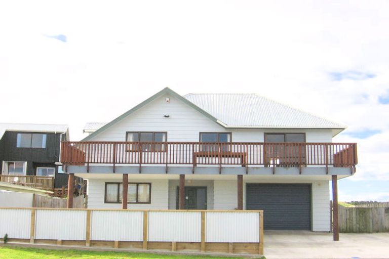 Photo of property in 47 Shortt Street, Foxton Beach, Foxton, 4815