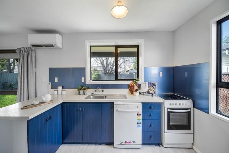 Photo of property in 15 Factory Road, Belfast, Christchurch, 8051