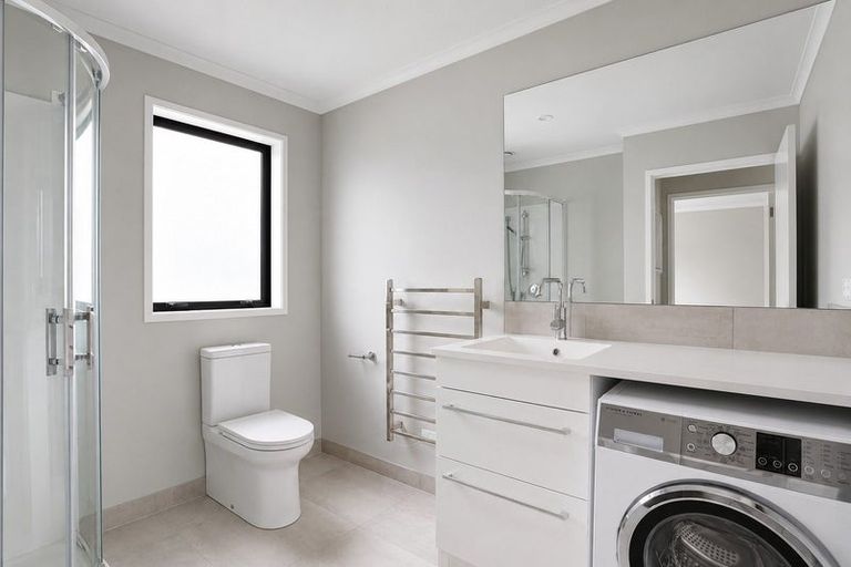 Photo of property in 2 Whakato Avenue, Kumeu, 0810