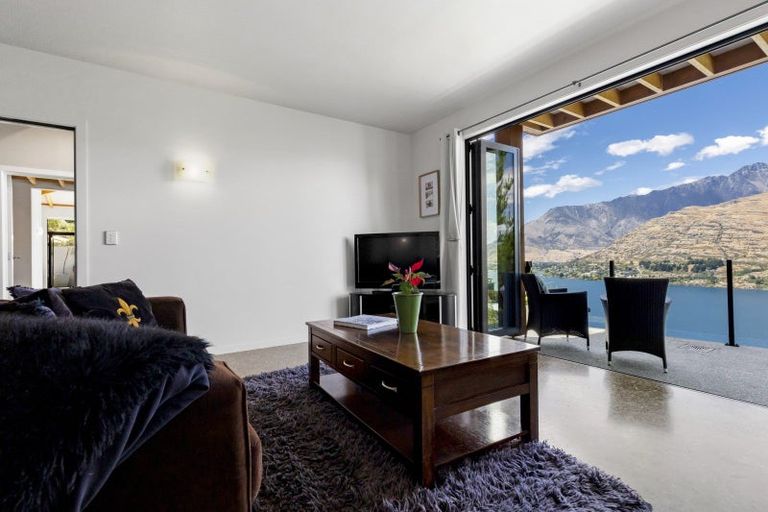 Photo of property in 32 Highview Terrace, Queenstown, 9300