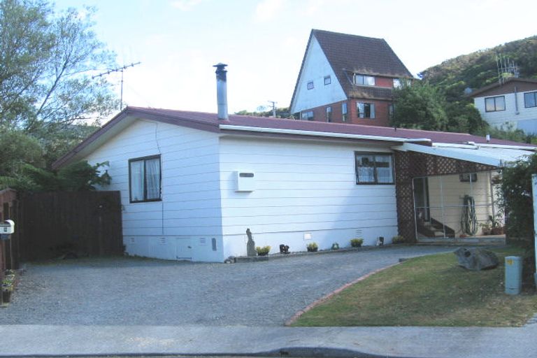 Photo of property in 8 Edmund Lomas Grove, Birchville, Upper Hutt, 5018