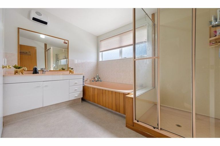 Photo of property in 2/18 Murmont Street, Bishopdale, Christchurch, 8053